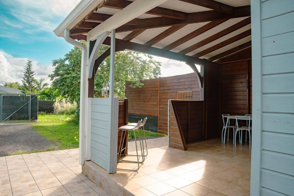 Villa Le Man Nima Les Abymes Esterno foto